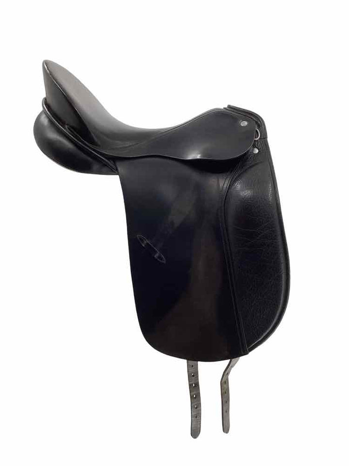 17" Schumacher used dressage saddle