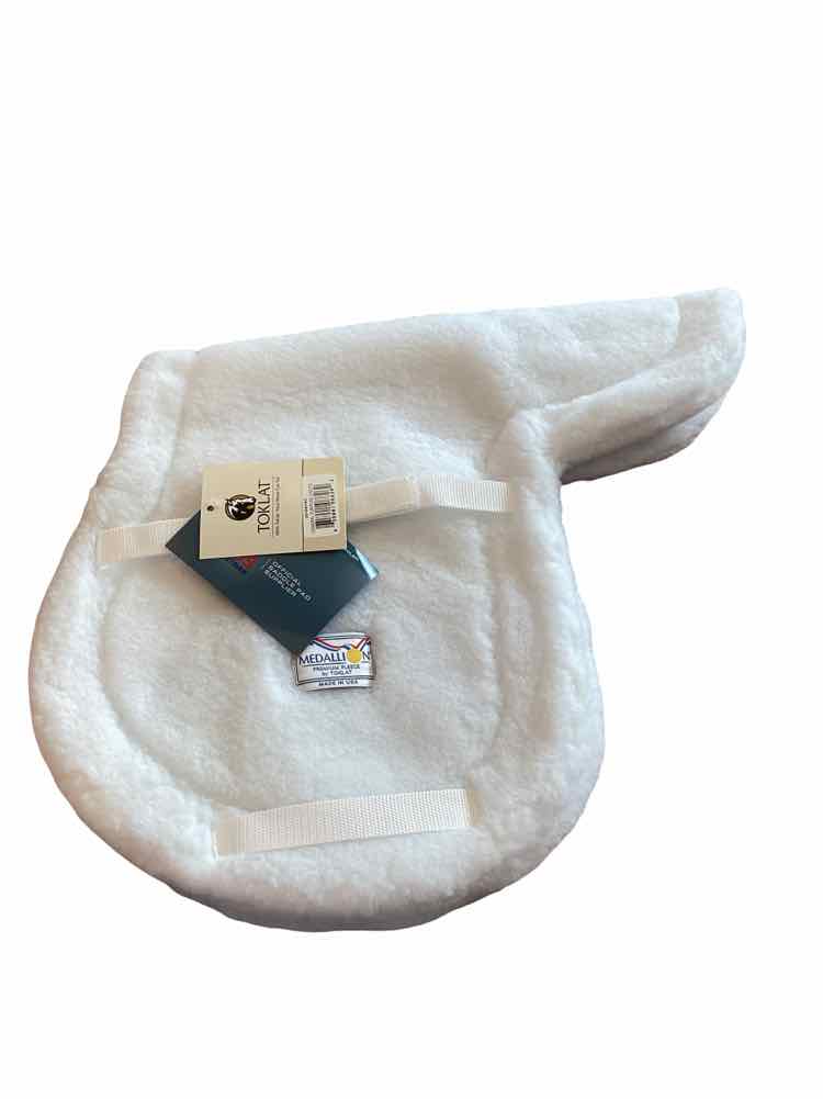 MEDALLION SHOW PAD 15-15.5