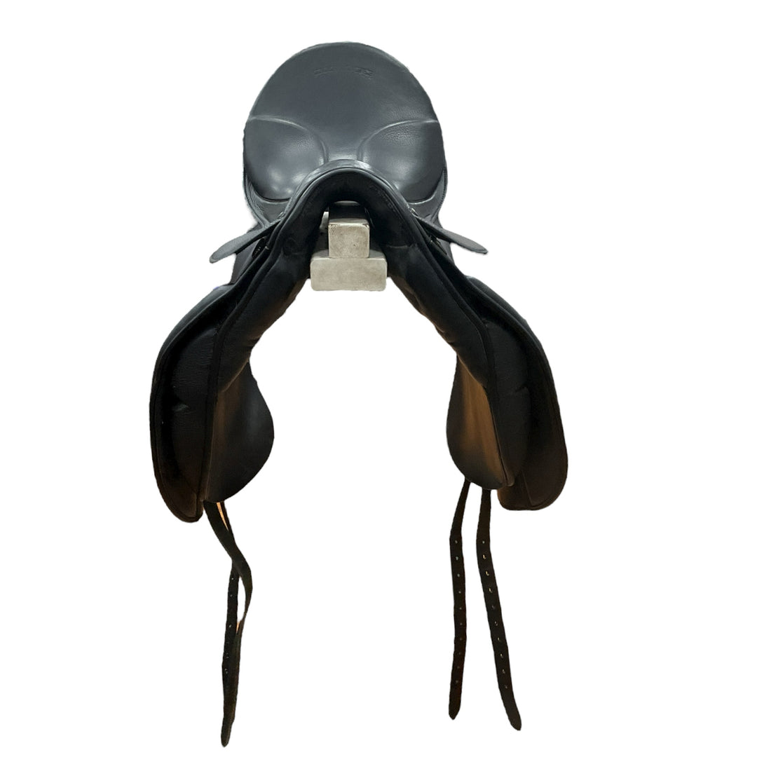 18" Stubben Genesis De Luxe 29cm Medium Used Dressage Saddle - H
