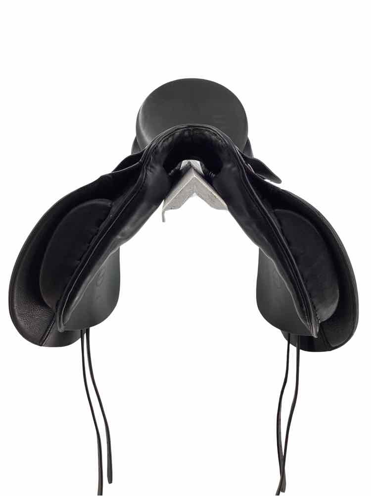 18" FerdiWeischnberg used dressage saddle B