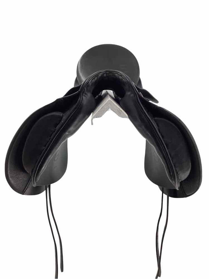 18" FerdiWeischnberg used dressage saddle B