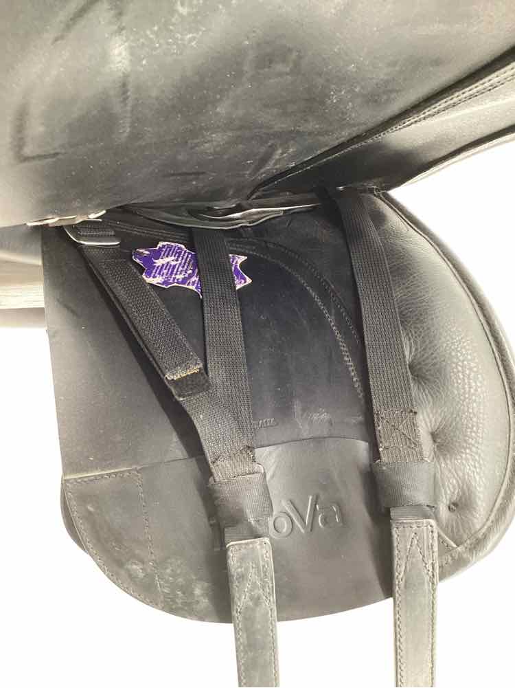 17.5" Bates used adjustable tree dressage saddle