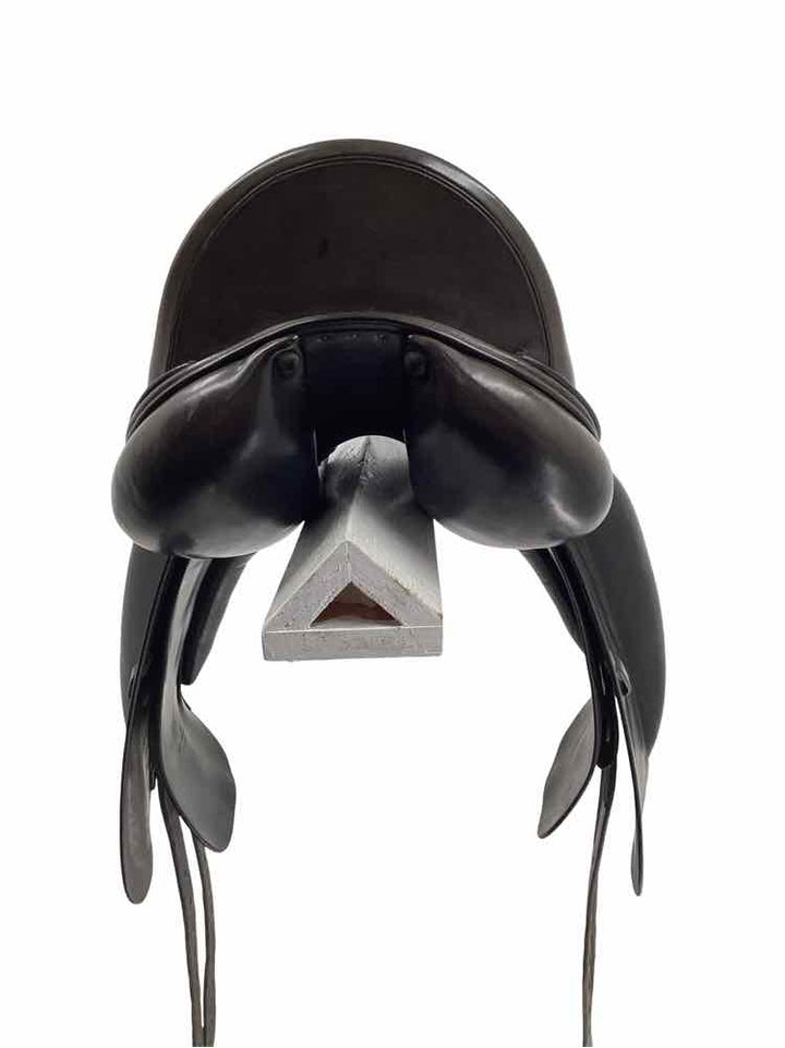 17" Amerigo dressage saddle