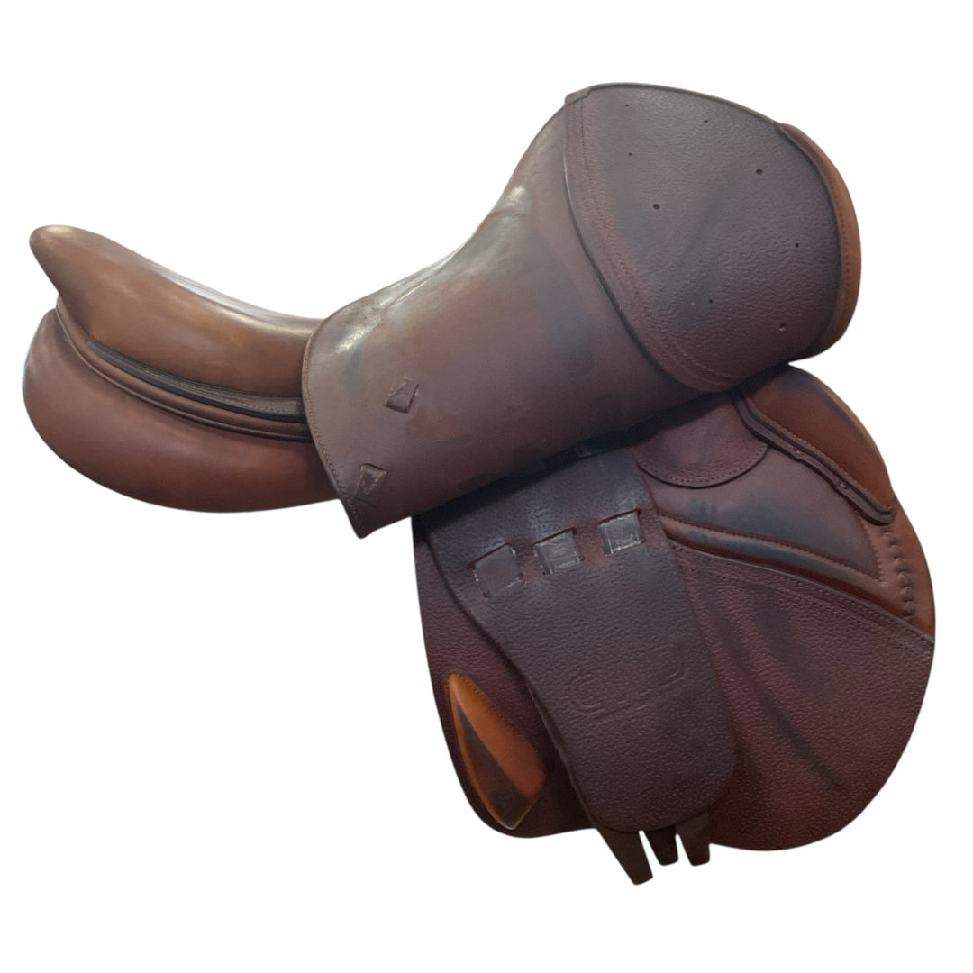 17" CWD SE01 Medium Used Hunter/Jumper Saddle - H