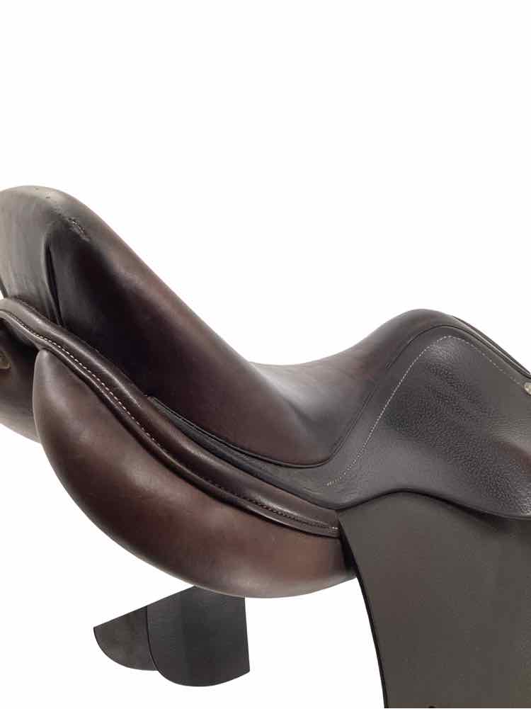 16.5" Dover Circuit used close contact saddle