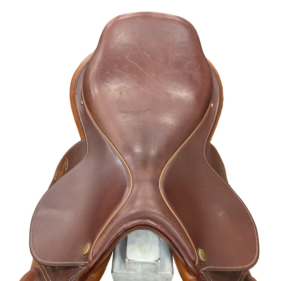 17" Pessoa AMO Wide Used Hunter/Jumper Saddle