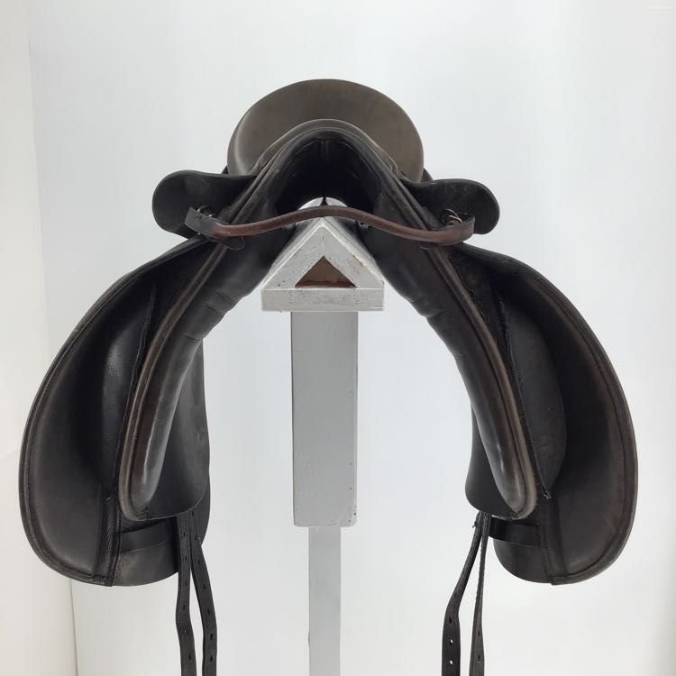 17" County Connection used dressage saddle B