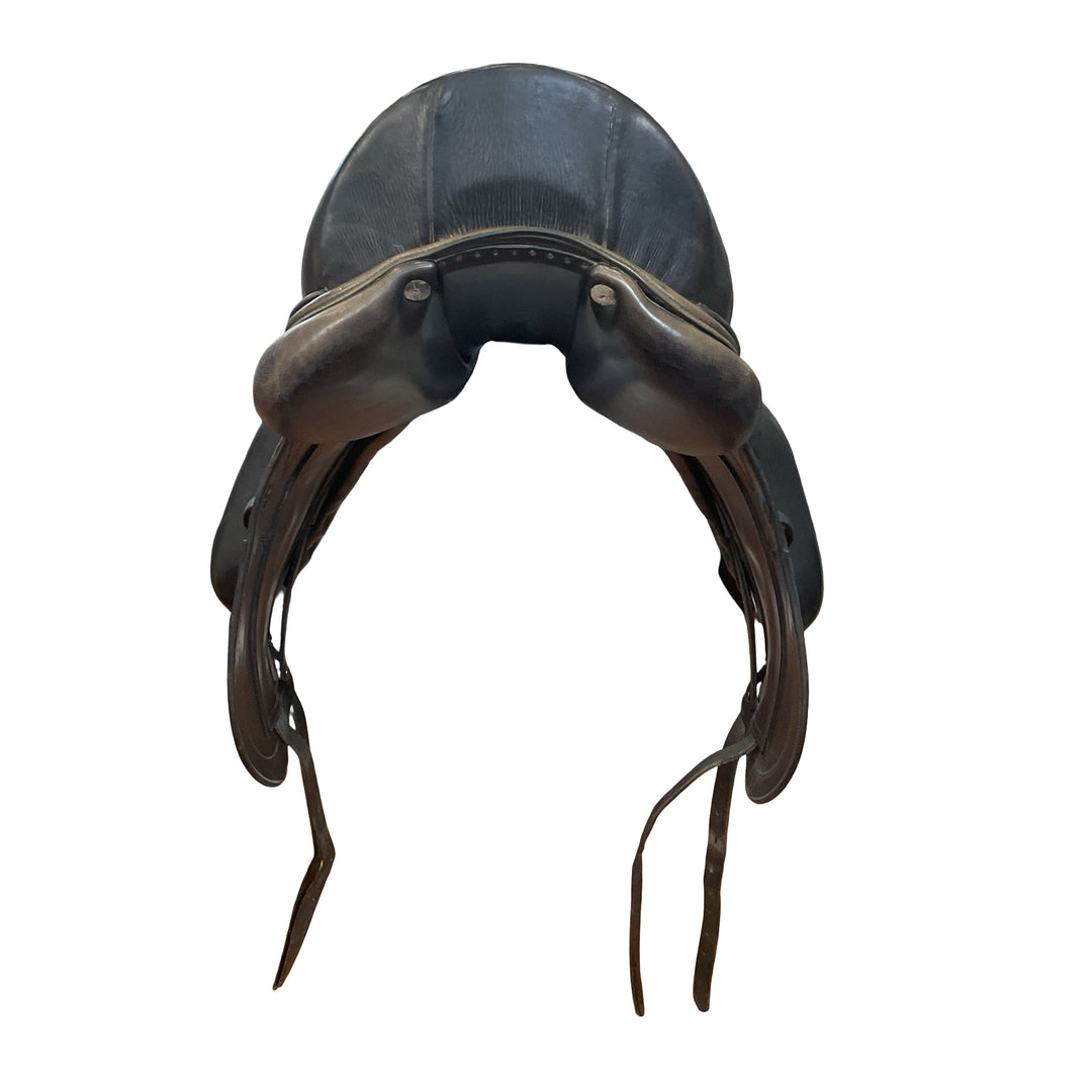 17.5" CWD SE08 Medium Used Dressage Saddle