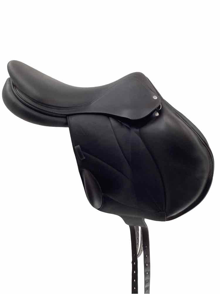 18" Voltaire Mono flap used jumping saddle