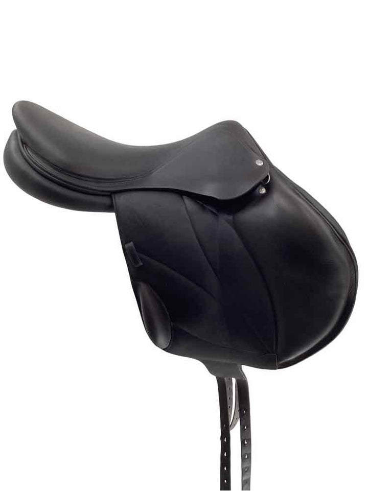 18" Voltaire Mono flap used jumping saddle