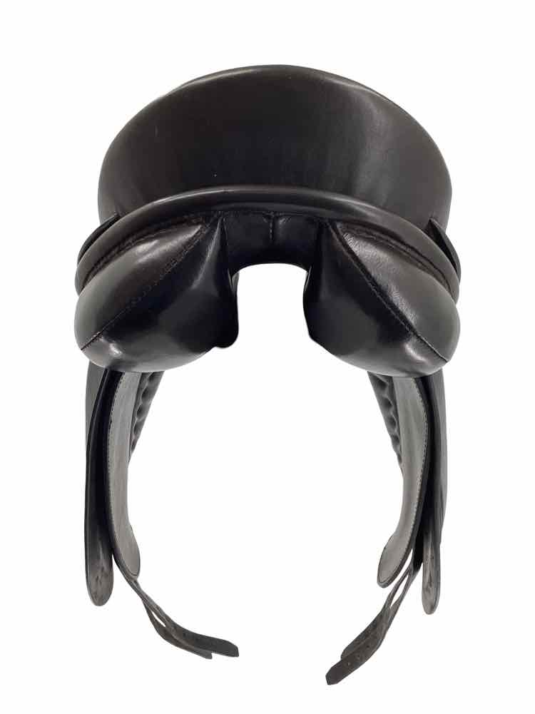 17" Karl Niedersuss used dressage saddle B