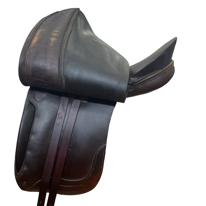 17" Thoroughbred Medium Used Dressage Saddle