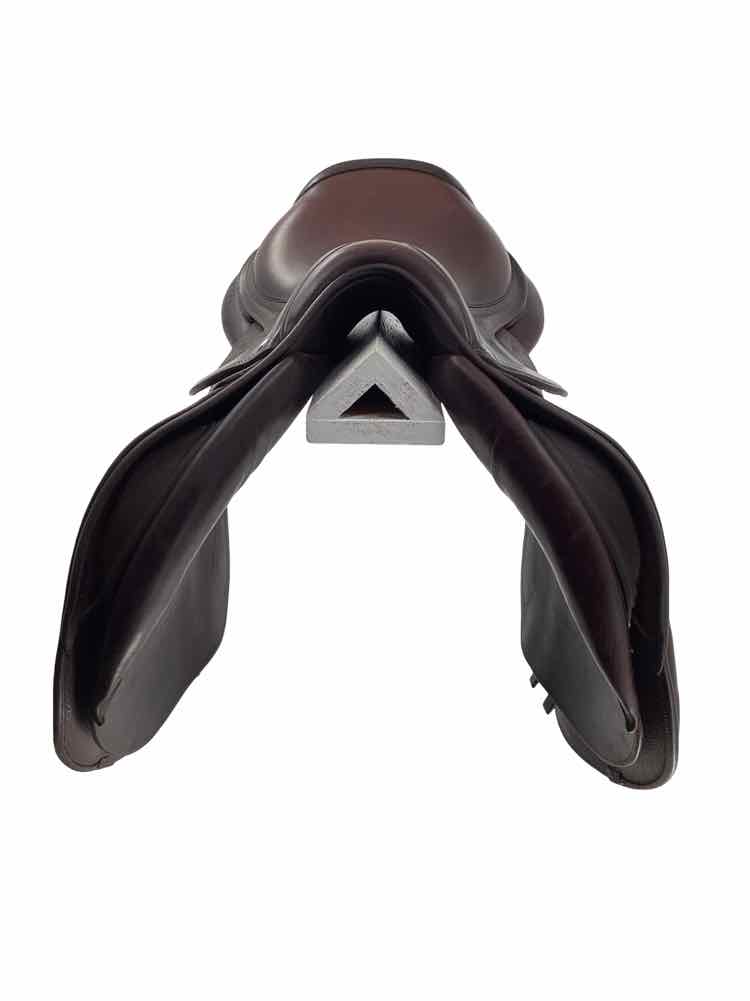 18" CWD Hunter Mademoiselle used close contact saddle