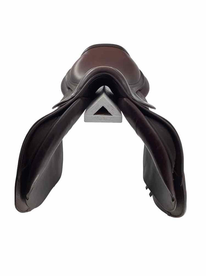 18" CWD Hunter Mademoiselle used close contact saddle
