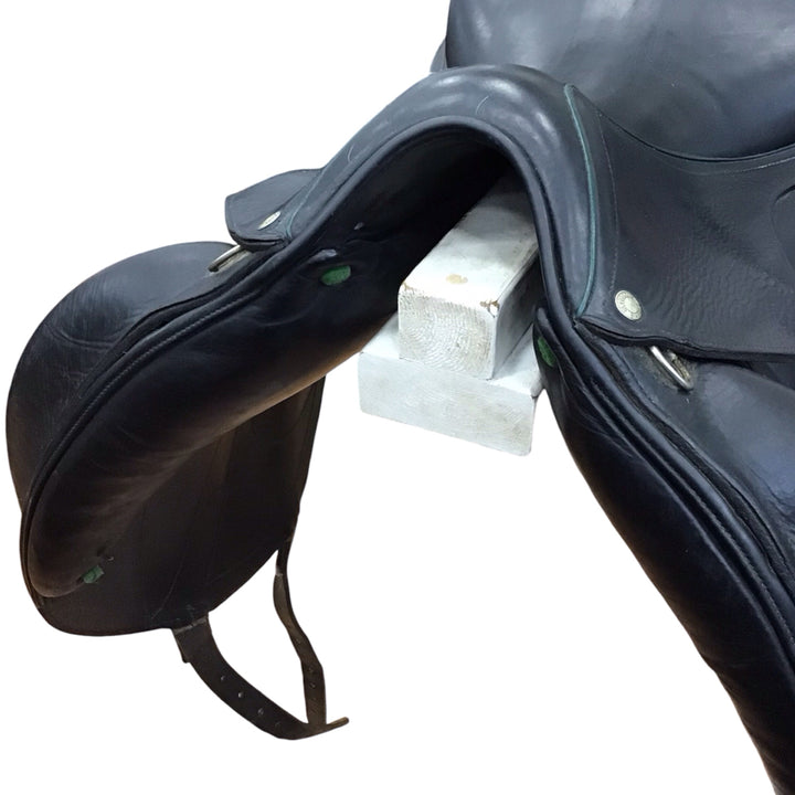 17.5" Devoucoux Loreak Medium Used Dressage Saddle - H