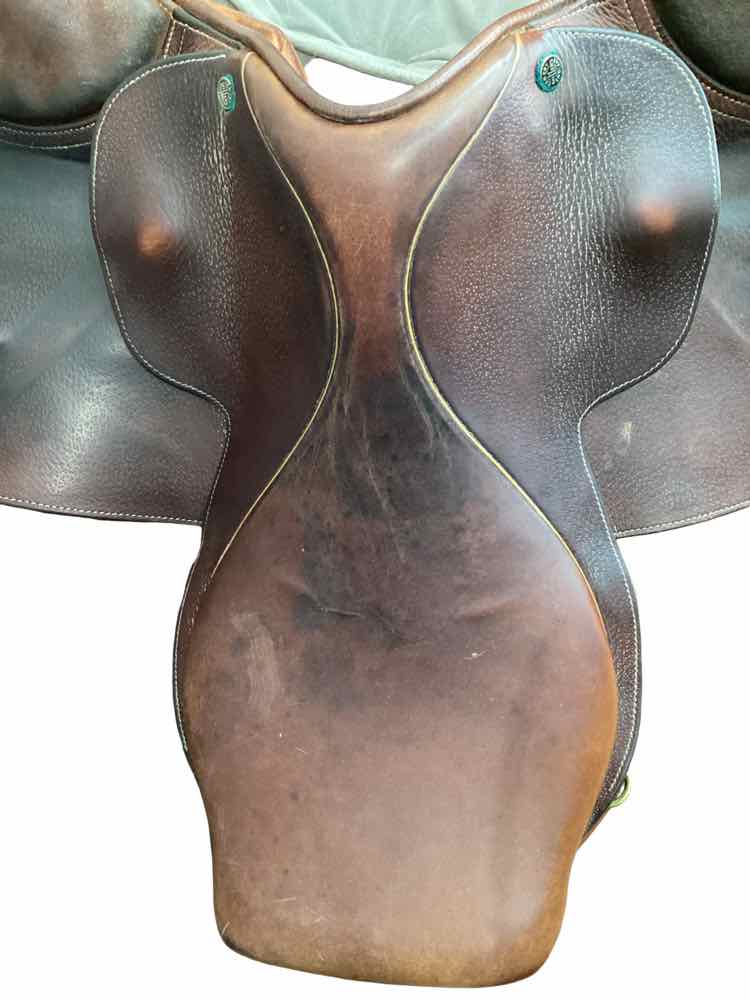 18" Cosby used close contact saddle B