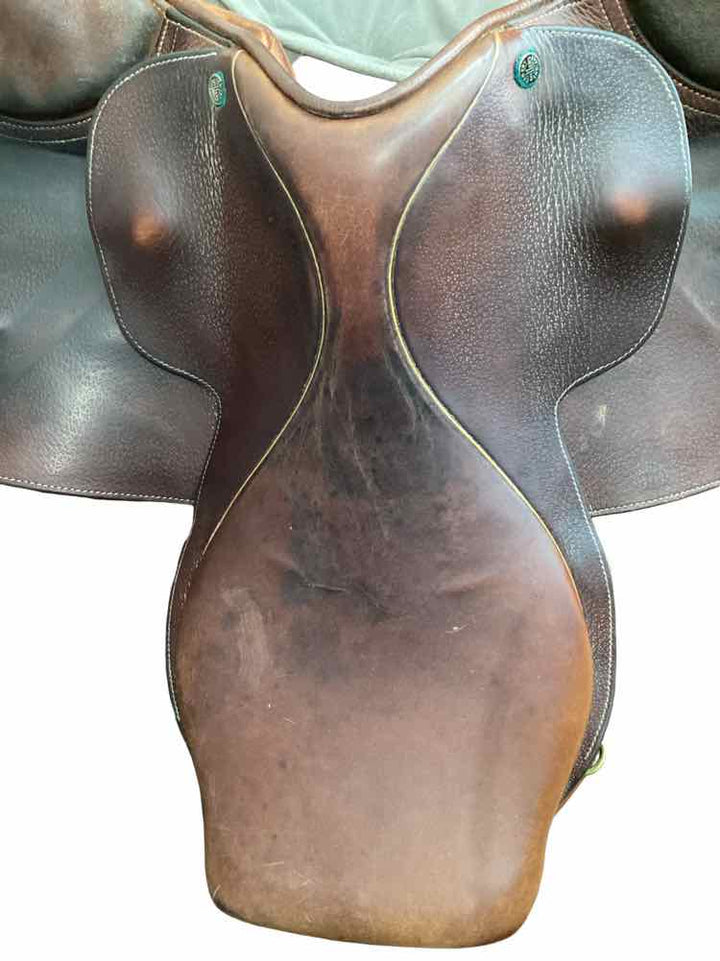 18" Cosby used close contact saddle B