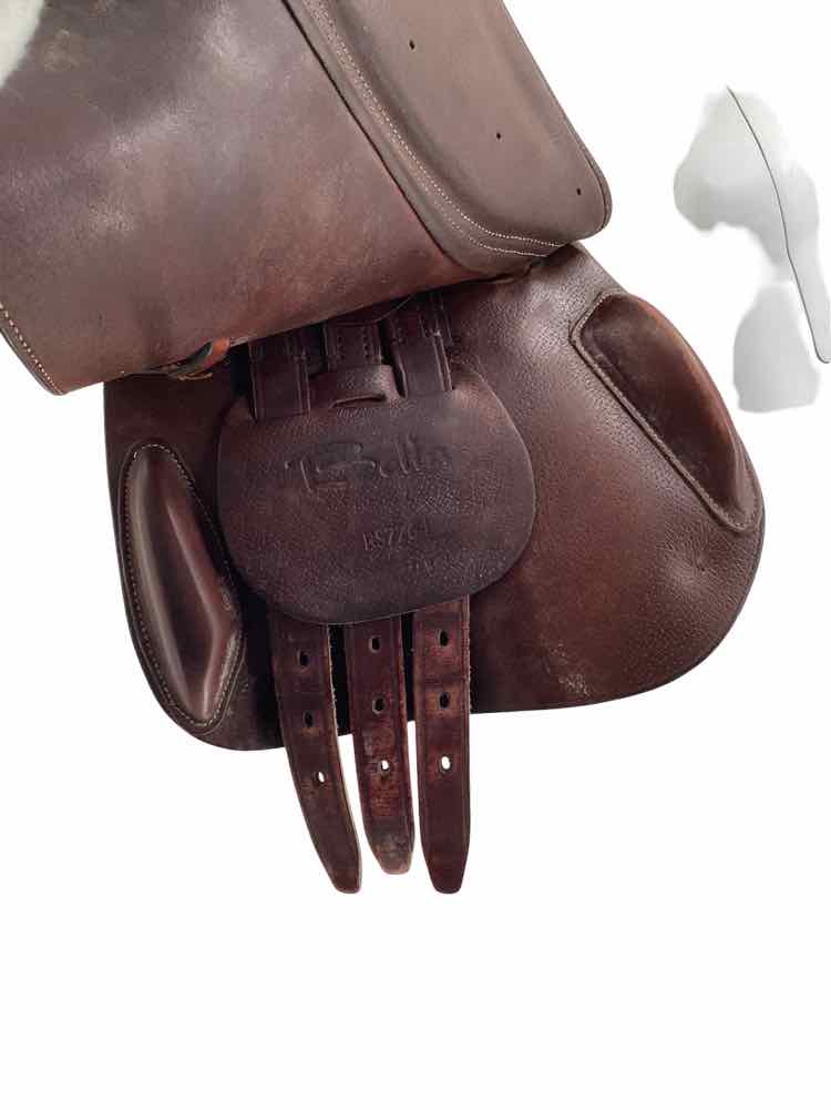 16.5" Bella Christine adjustable  used close contact saddle B