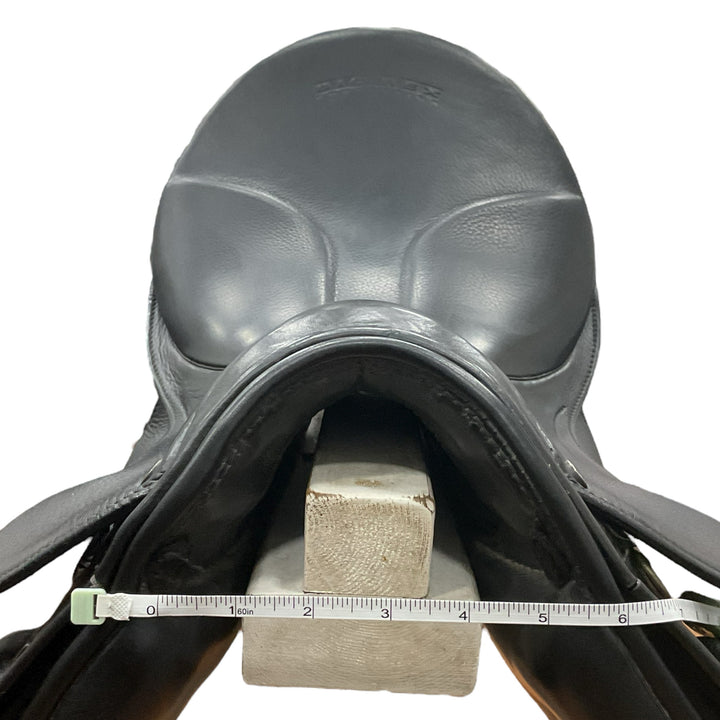 18" Stubben Genesis De Luxe 29cm Medium Used Dressage Saddle - H