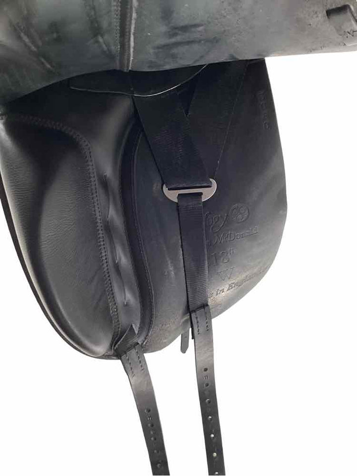 18" Trilogy used dressage saddle