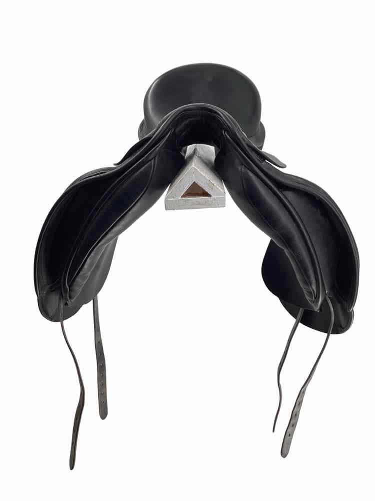 18" Hastilow Concept adjustable tree wool flock used dressage saddle
