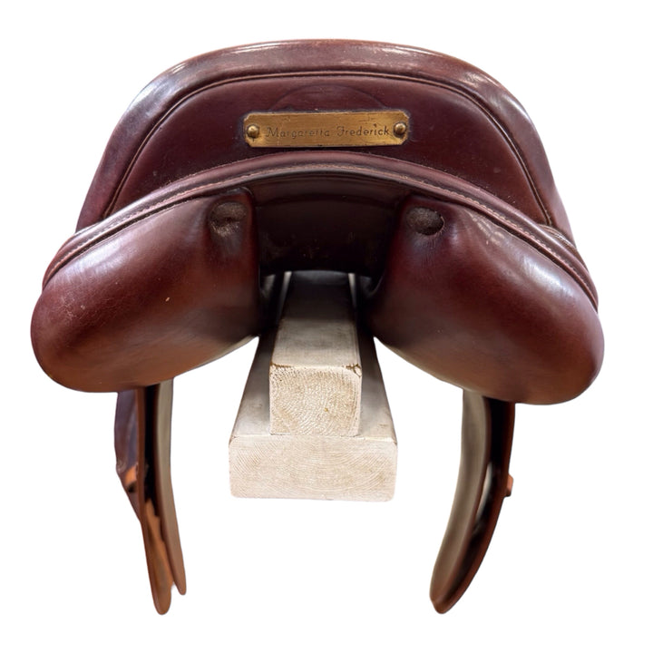 17" Prestige 33cm Medium Used Hunter/Jumper Saddle - H