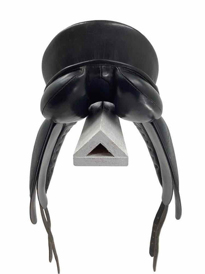 17" Schumacher used dressage saddle