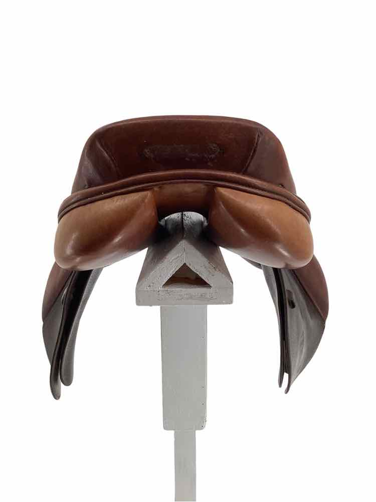 Childrens 15 3/4" Pessoa used close contact saddle B