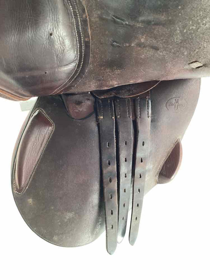 18" Ovation used close contact saddle B