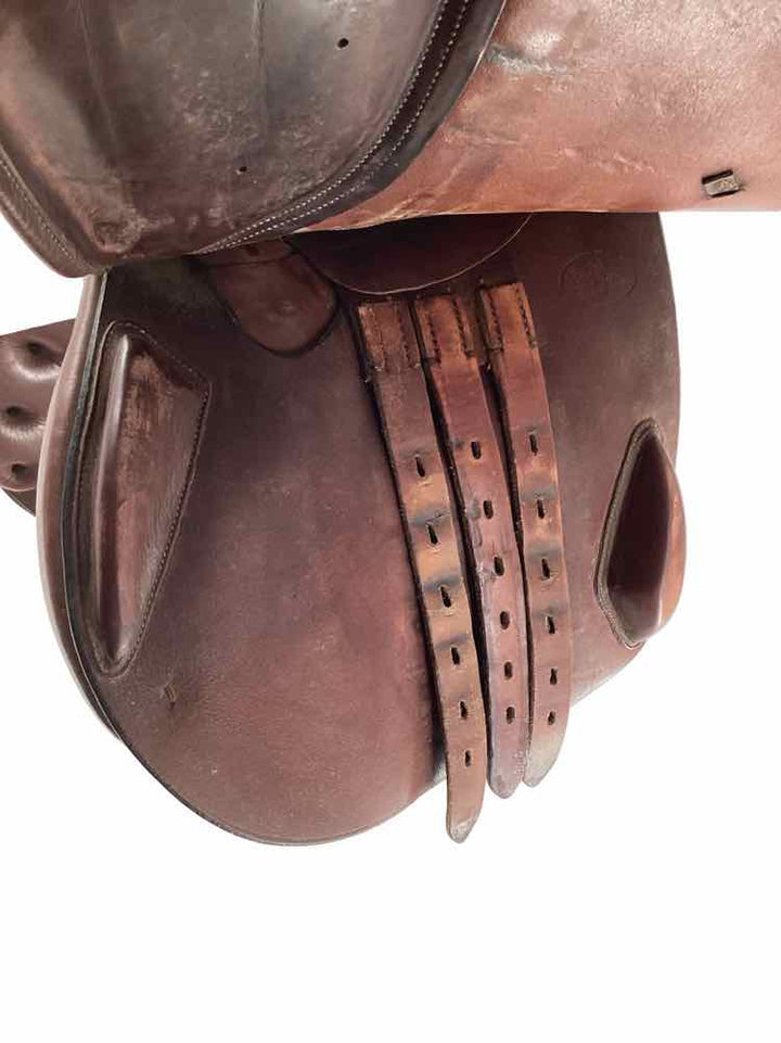 17" Ovation used close contact saddle