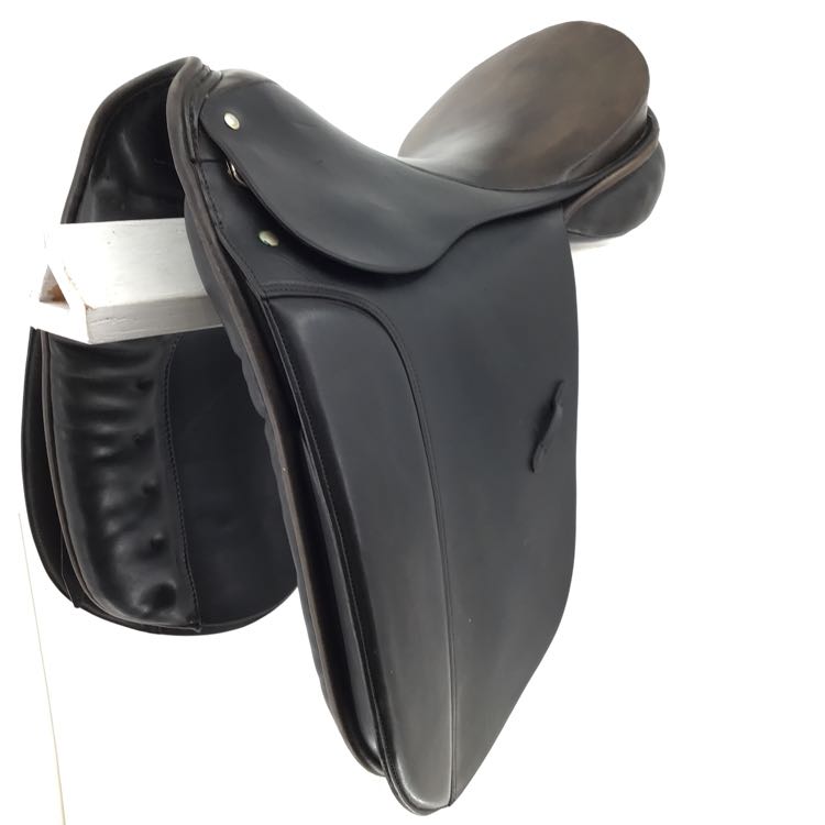 17.5" Max Hopfner used dressage saddle B