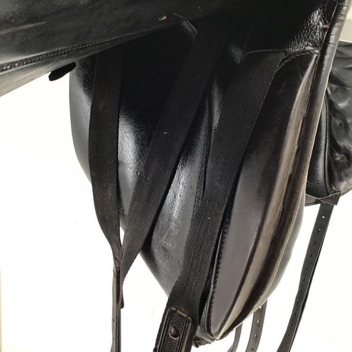 17.5" Kieffer Wein DL used dressage saddle B