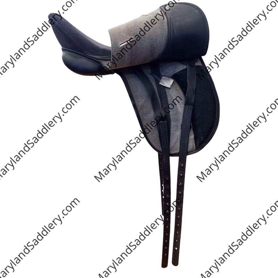 17.5" Tuffrider Synthetic Medium Used Dressage Saddle - H