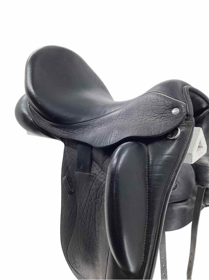 17.5" Custom Saddlery Wolfgang Solo used dressage saddle