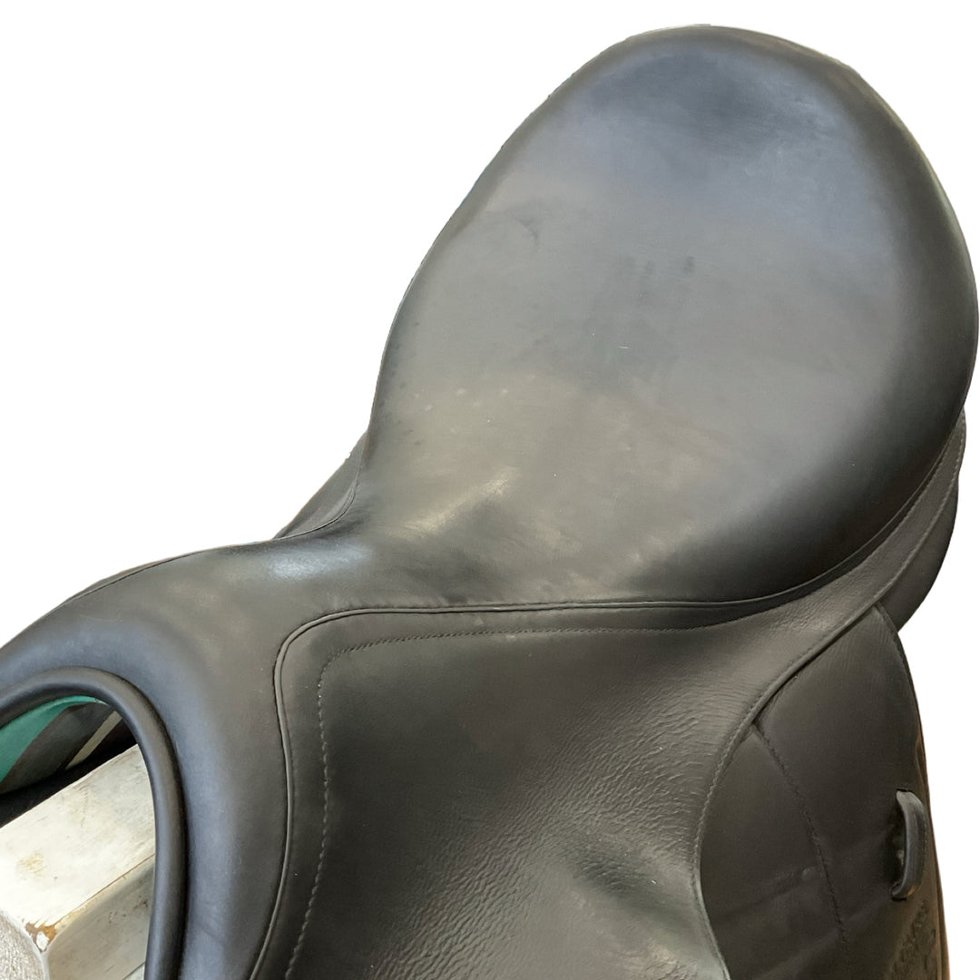 17" Voltaire Adelaide Medium Used Dressage Saddle