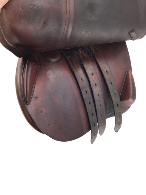 16.5" Devoucoux used close contact saddle B