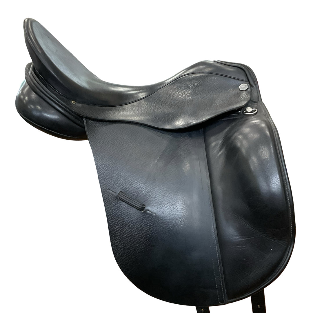 17.5" Albion Platinum Genesis Adjustable Used Dressage Saddle