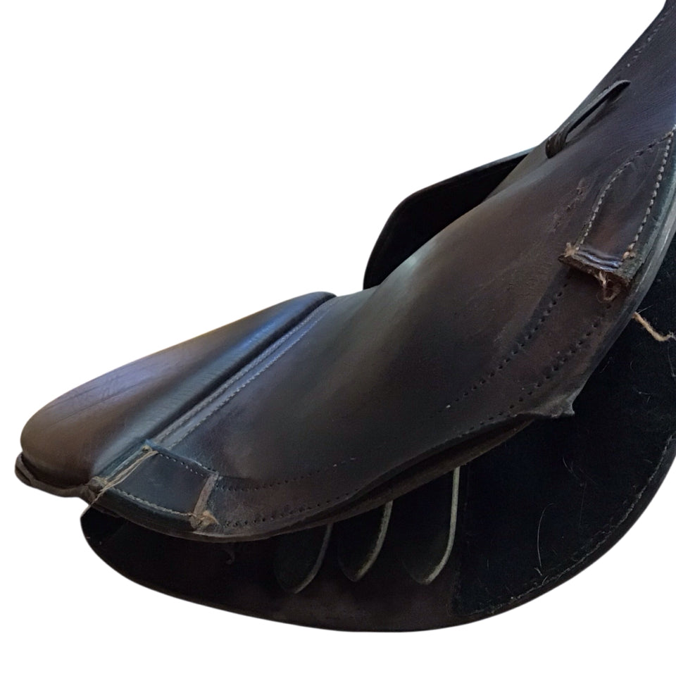 17.5" M. Toulouse Lucia II Wide Used Hunter/Jumper Saddle - H