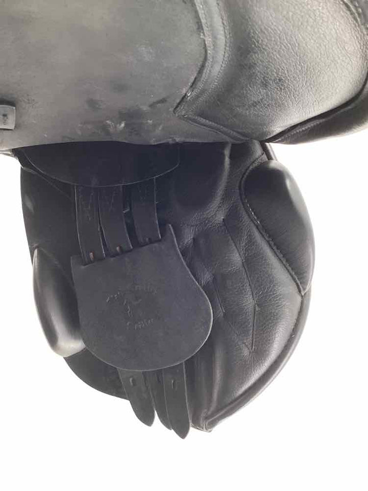 17" Black Country used close contact saddle