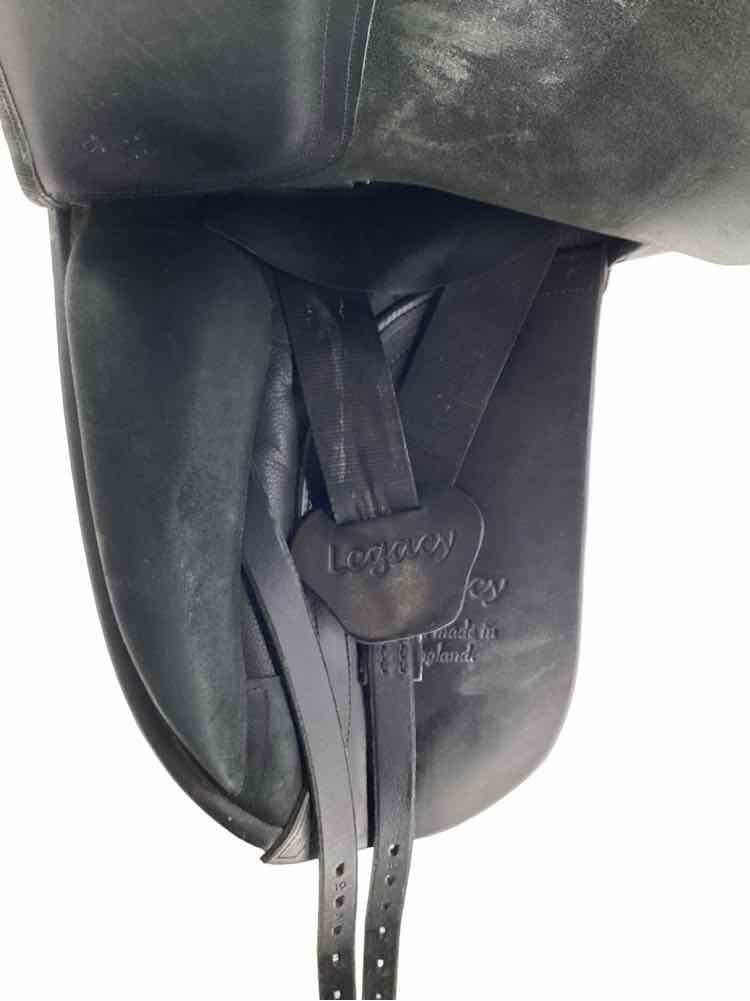 17.5" Fryso used dressage saddle B