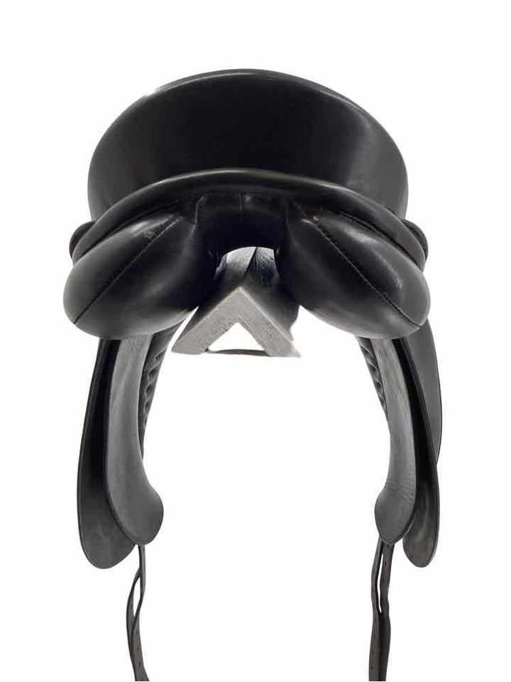 17" Karl Niedersuss used dressage saddle B