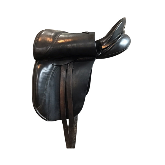 18" Centaur Medium Tree Used Dressage Saddle - C