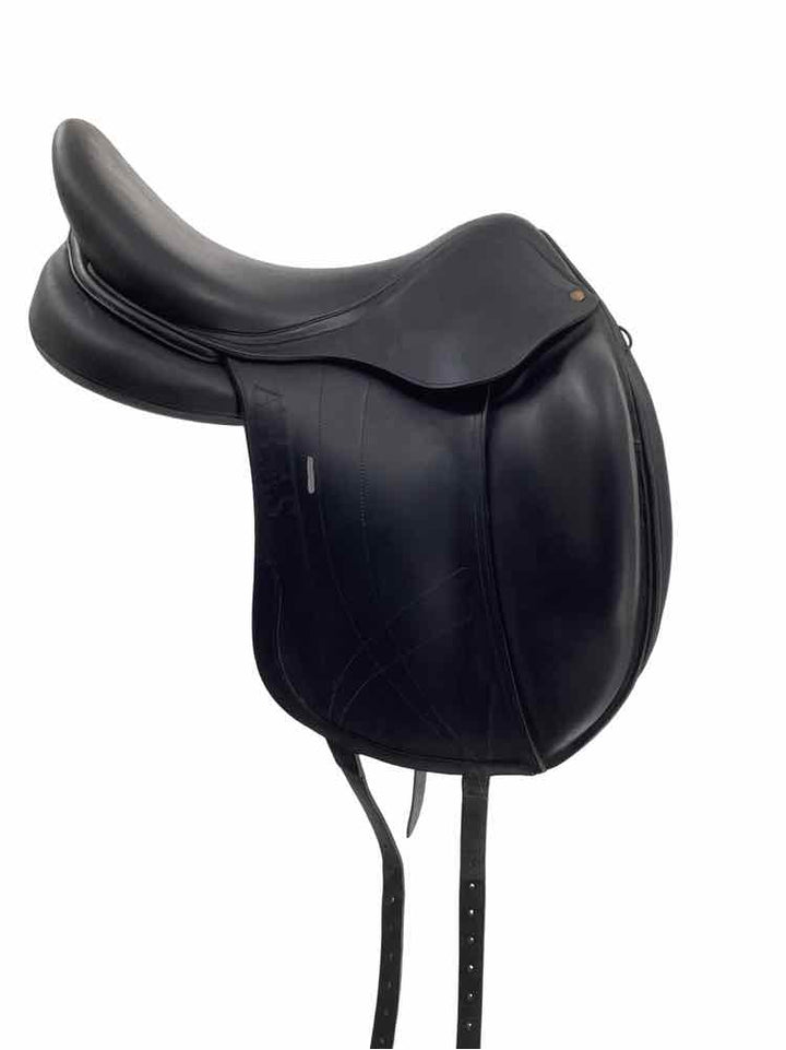 18" Atlas used monoflap dressage saddle
