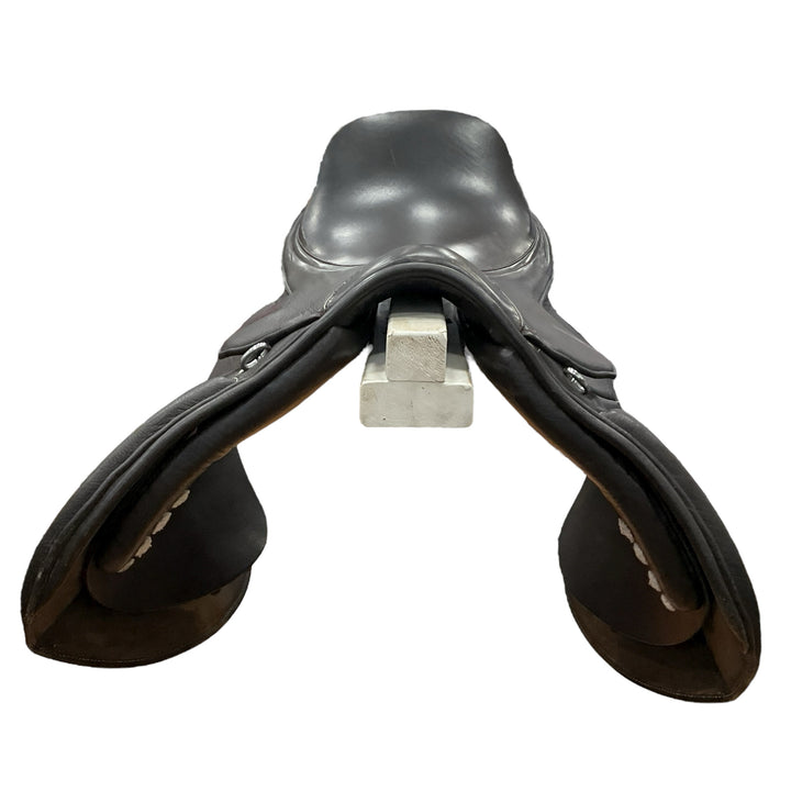 18" Unbranded X-Wide Used Hunter/Jumper Saddle - H