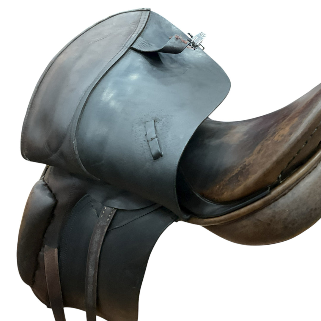 17" Windsor Elite Med/Wide Used Dressage Saddle - H