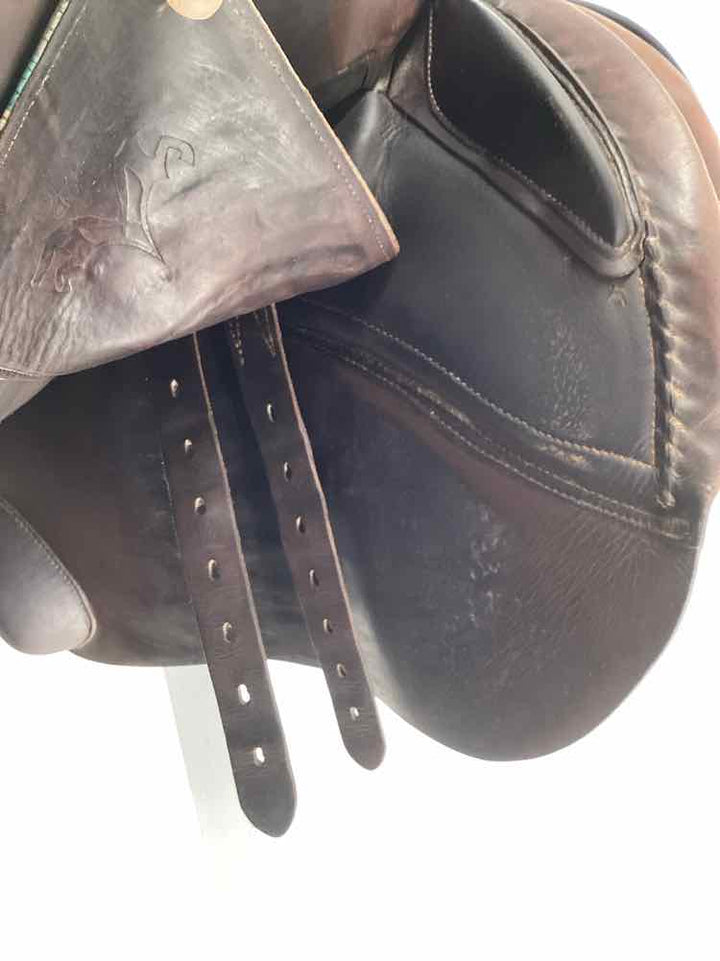 18" Voltaire palm beach with very forward flap used close contact saddle