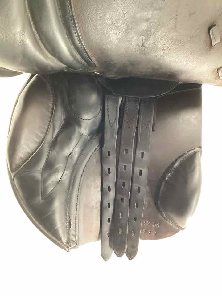 18.5" Black country Quantum used close contact saddle