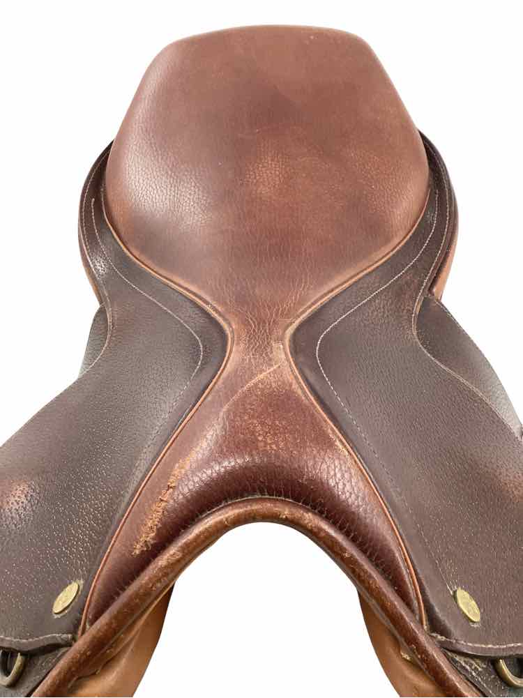 17" Beval used close contact saddle B