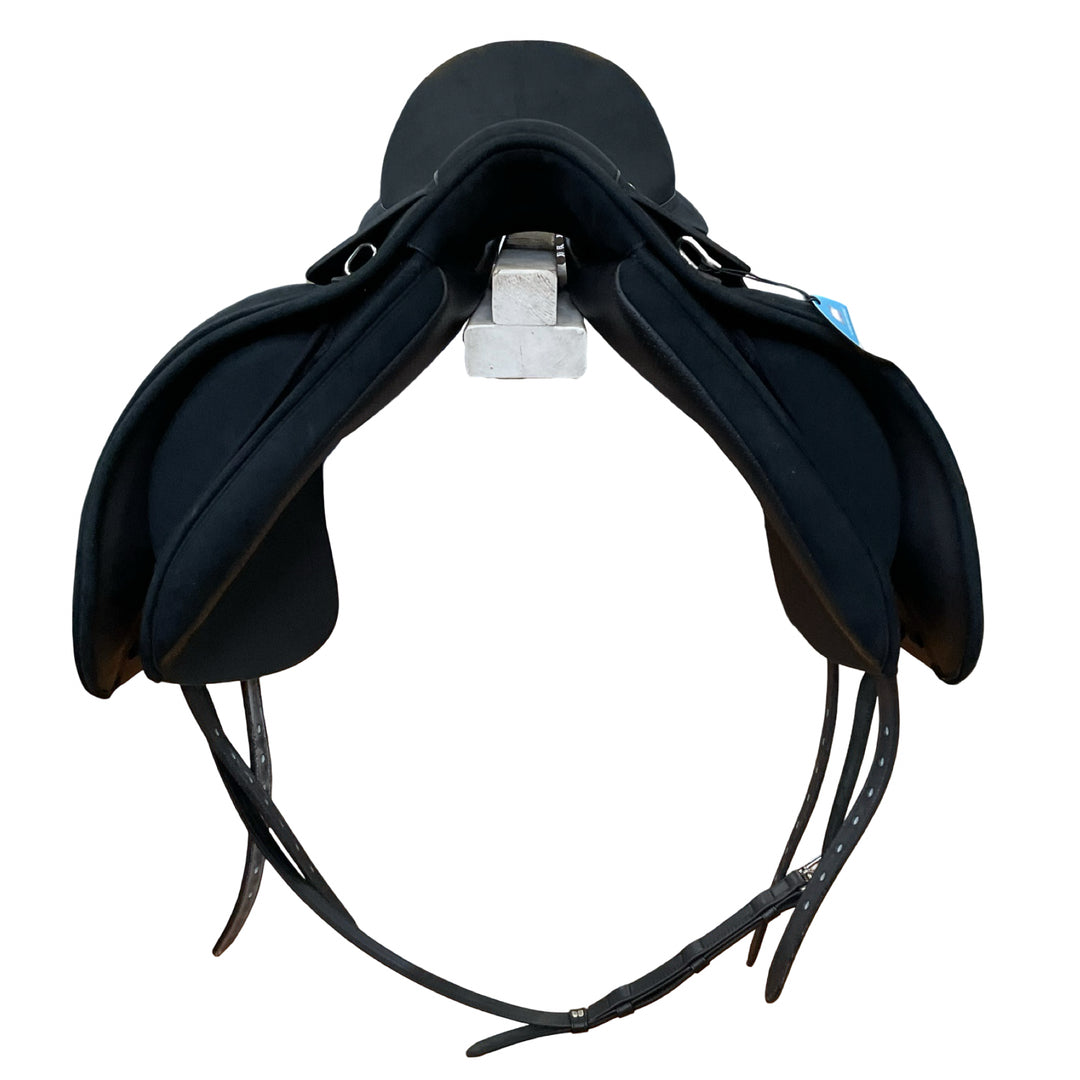 18" Wintec Isabell Icon Adjustable NEW Dressage Saddle