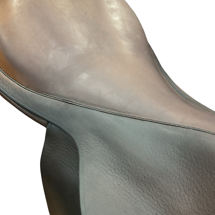 19" Beval LTD Medium Used Hunter/Jumper Saddle